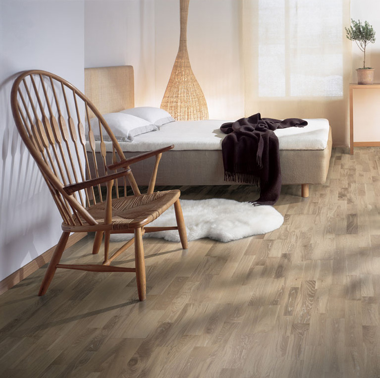 Дуб Стратус (Stratus) Трёхполосный, Матовый Лак Белый, Брашированный 